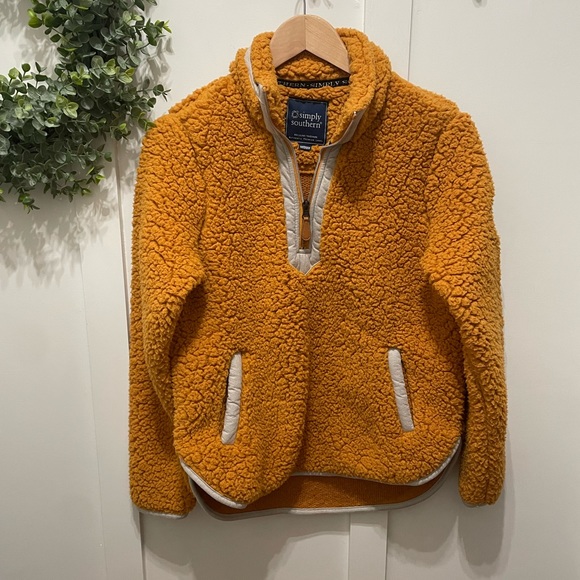 Simply Southern Sweaters - Simply Southern Sherpa Half Zip Size Medium